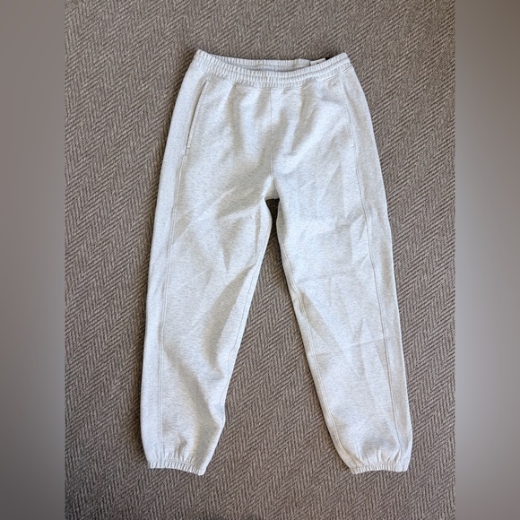 Abercrombie & Fitch YPB neoKnit Max Mid Rise Cinched Grey Joggers Size Small - Picture 2 of 6